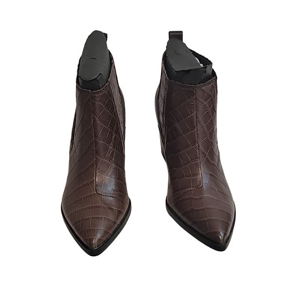 NIB Marc Fisher Rental 2 Chelsea Boots, 8.5 - Picture 2 of 9